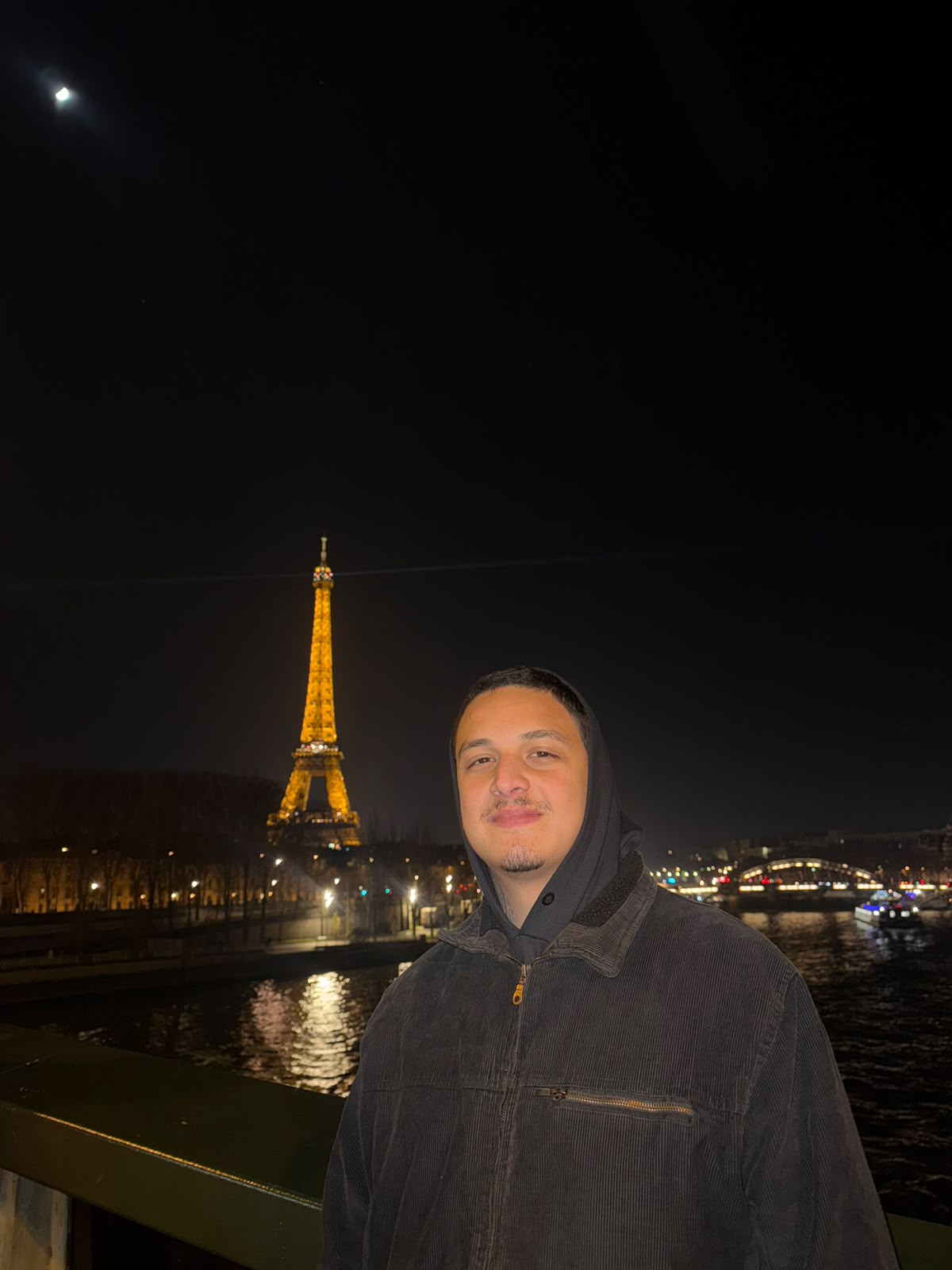 Lucas B. Von Lasperg em Paris